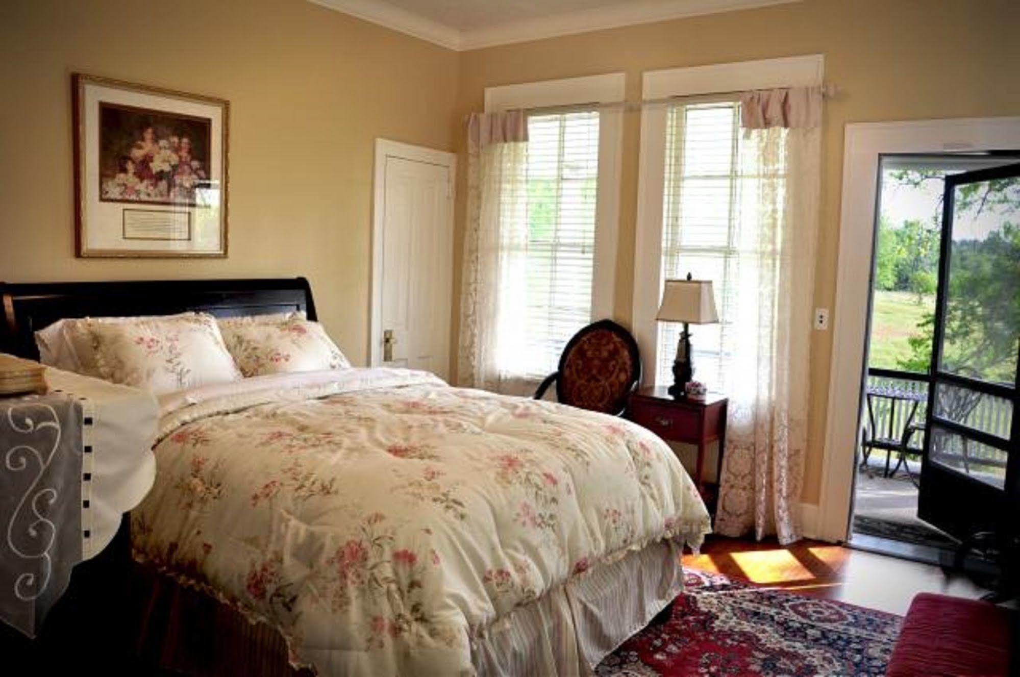 Texas Forest Country Retreat Huntington Eksteriør bilde